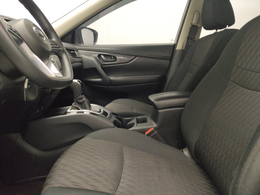 Used 2020 Nissan Rogue S FWD image 17