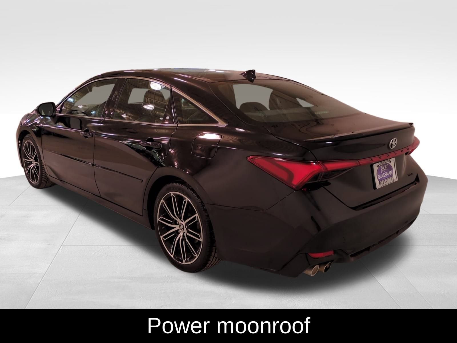 Used 2019 Toyota Avalon XSE image 6