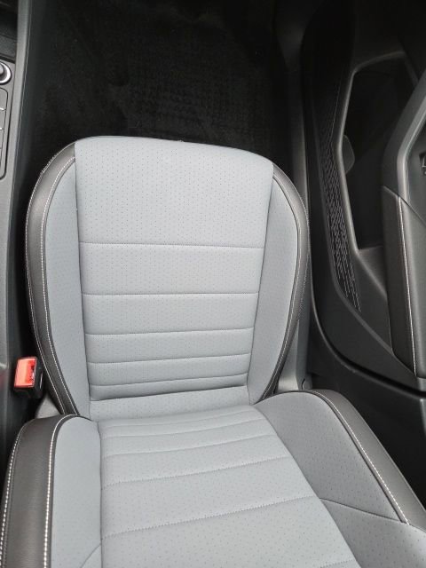 Used 2025 Volkswagen Jetta SE image 19