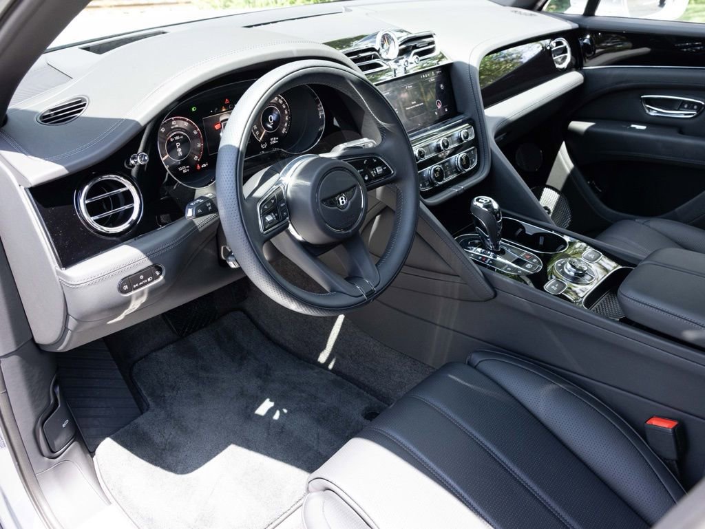 Certified 2024 Bentley Bentayga Extended Wheelbase image 17