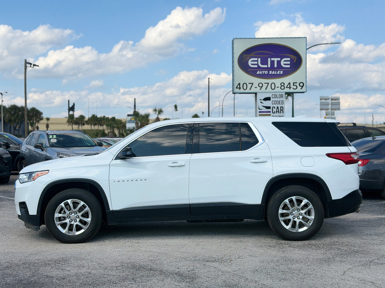 Used 2020 Chevrolet Traverse LS image 2