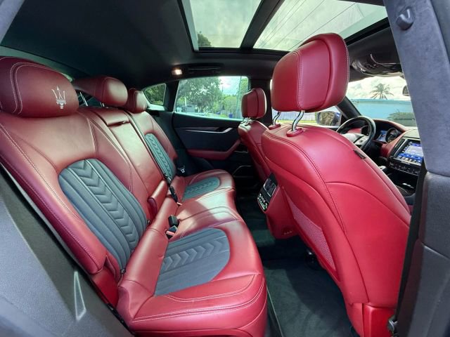 Used 2018 Maserati Levante GranLusso image 21