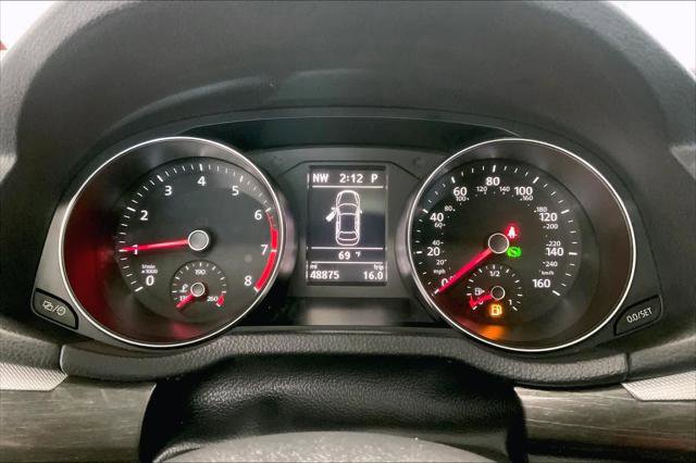 Used 2018 Volkswagen Passat 2.0T SE FWD image 16