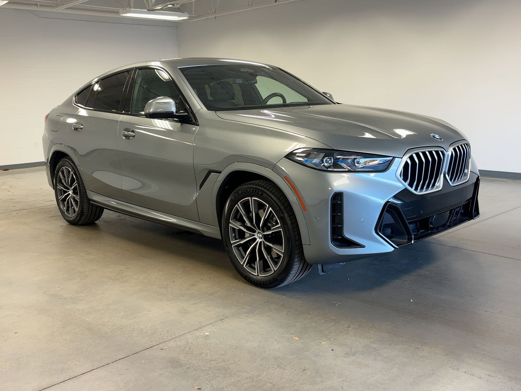 Certified 2024 BMW X6 xDrive40i image 5