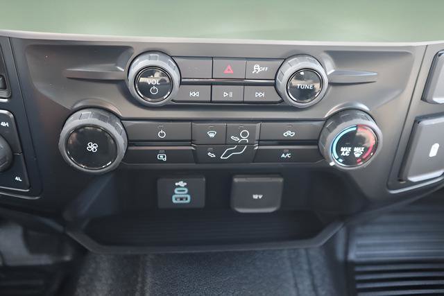 New 2026 Ford F250 XL w/ XL Chrome Package image 19