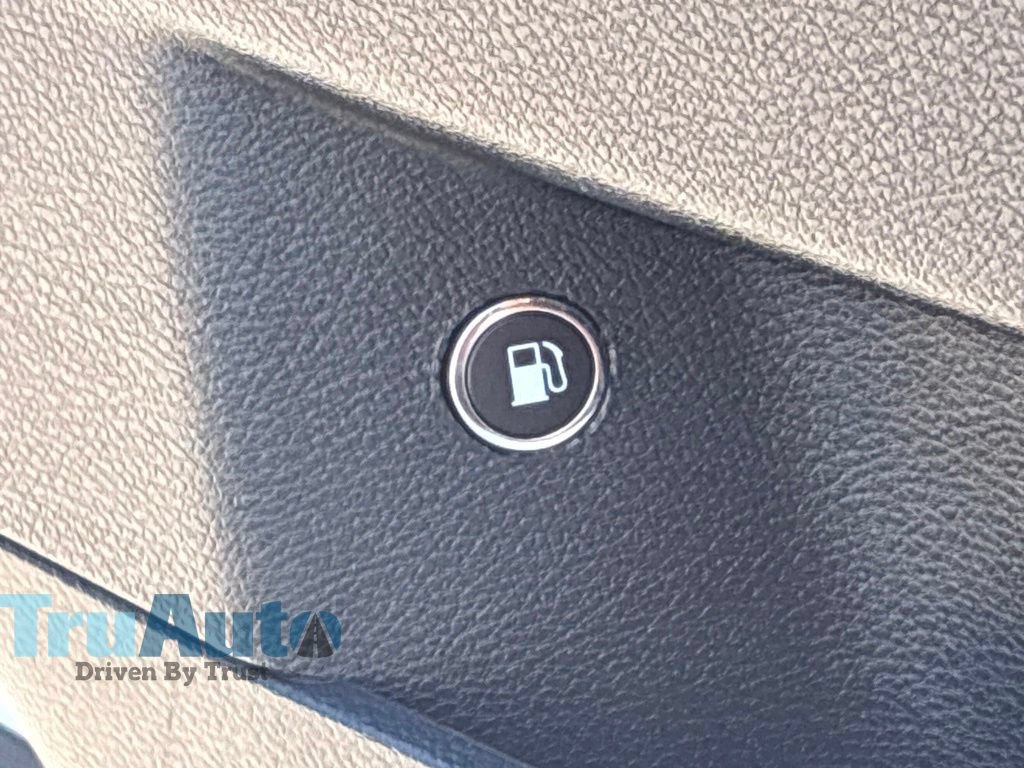 Used 2014 Dodge Charger SE w/ Sport Appearance Group RWD image 34