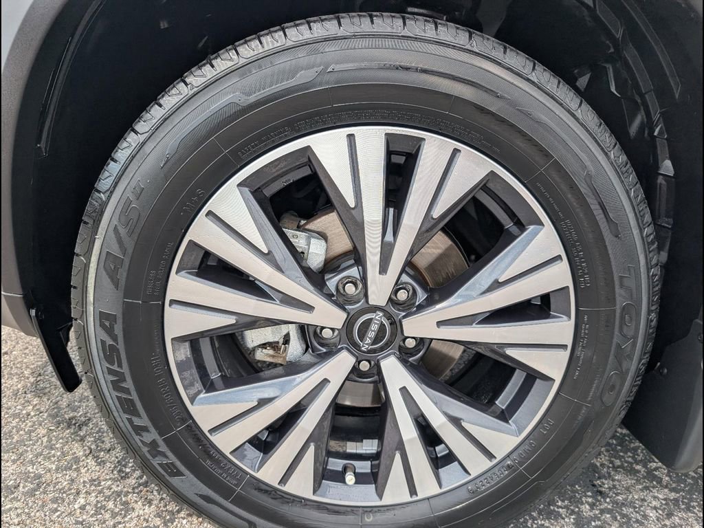 Used 2022 Nissan Rogue SV w/ SV Premium Package FWD image 25