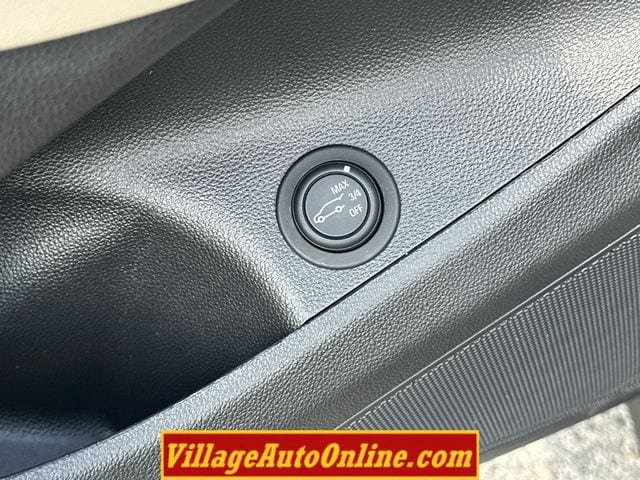 Used 2020 Buick Envision Essence AWD/4WD image 13