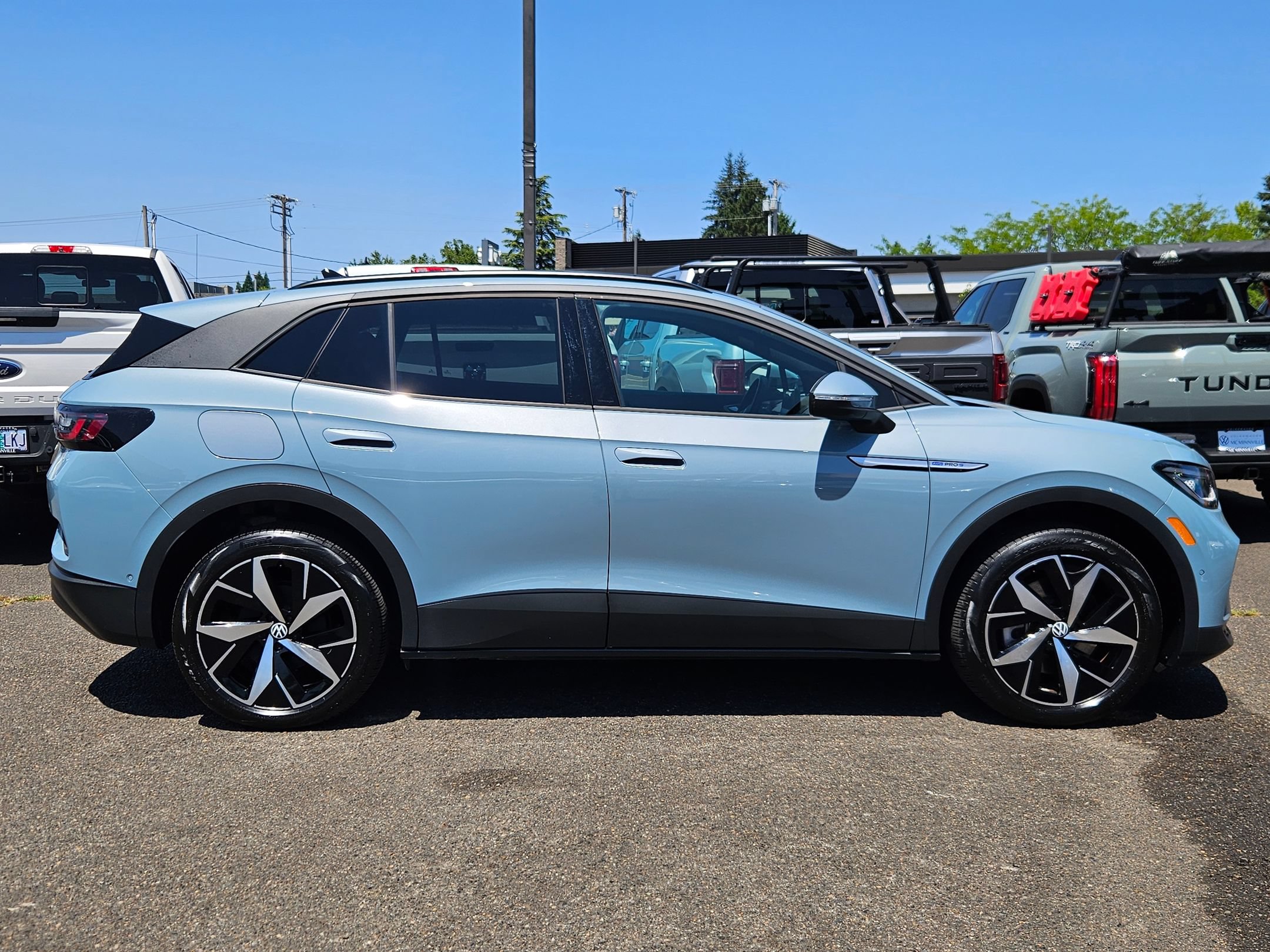Used 2024 Volkswagen ID.4 Pro S AWD/4WD image 6