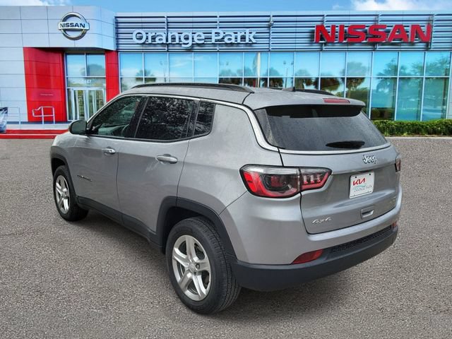 Used 2024 Jeep Compass Latitude w/ Altitude Special Edition AWD/4WD image 3