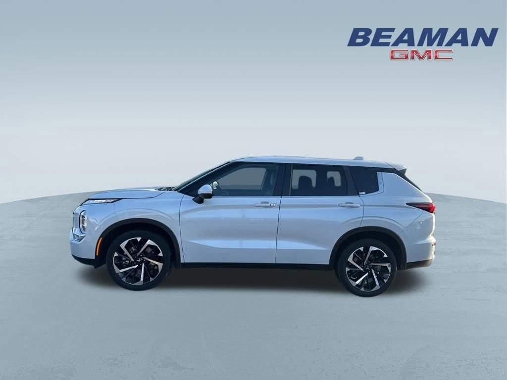 Used 2024 Mitsubishi Outlander SE image 4