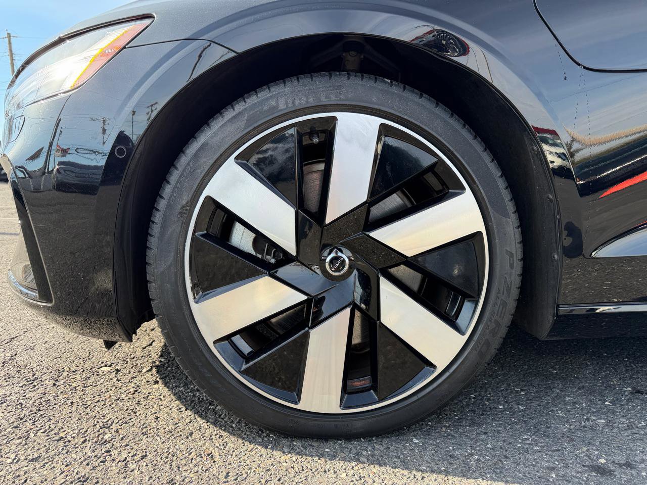 Used 2024 Volvo S60 T8 Plus w/ Climate Package image 28