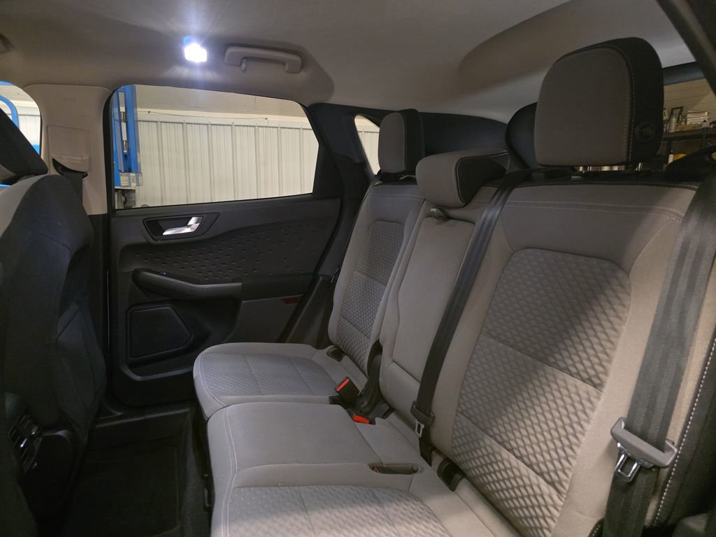 Used 2020 Ford Escape SE image 22