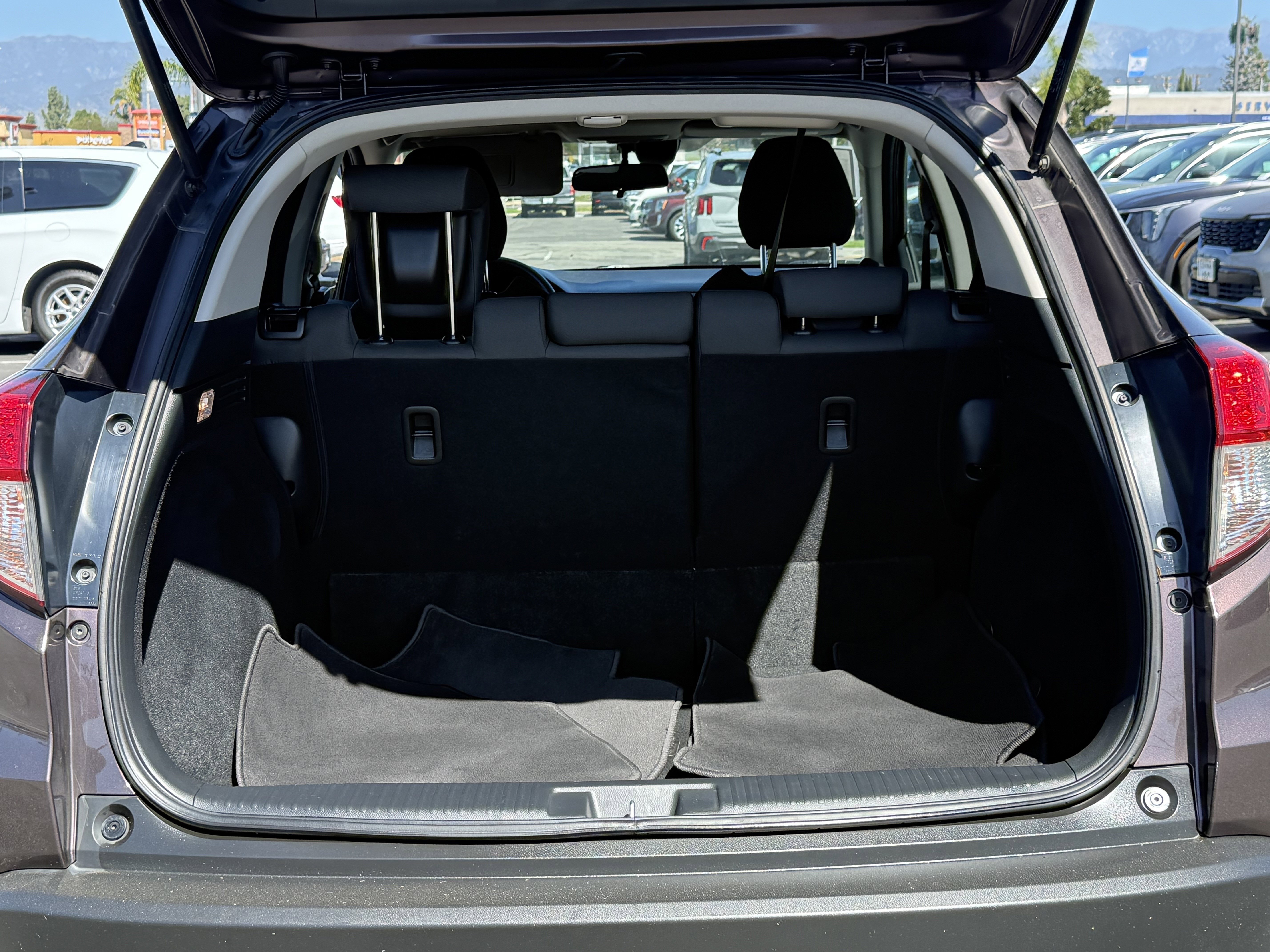 Used 2021 Honda HR-V EX image 10