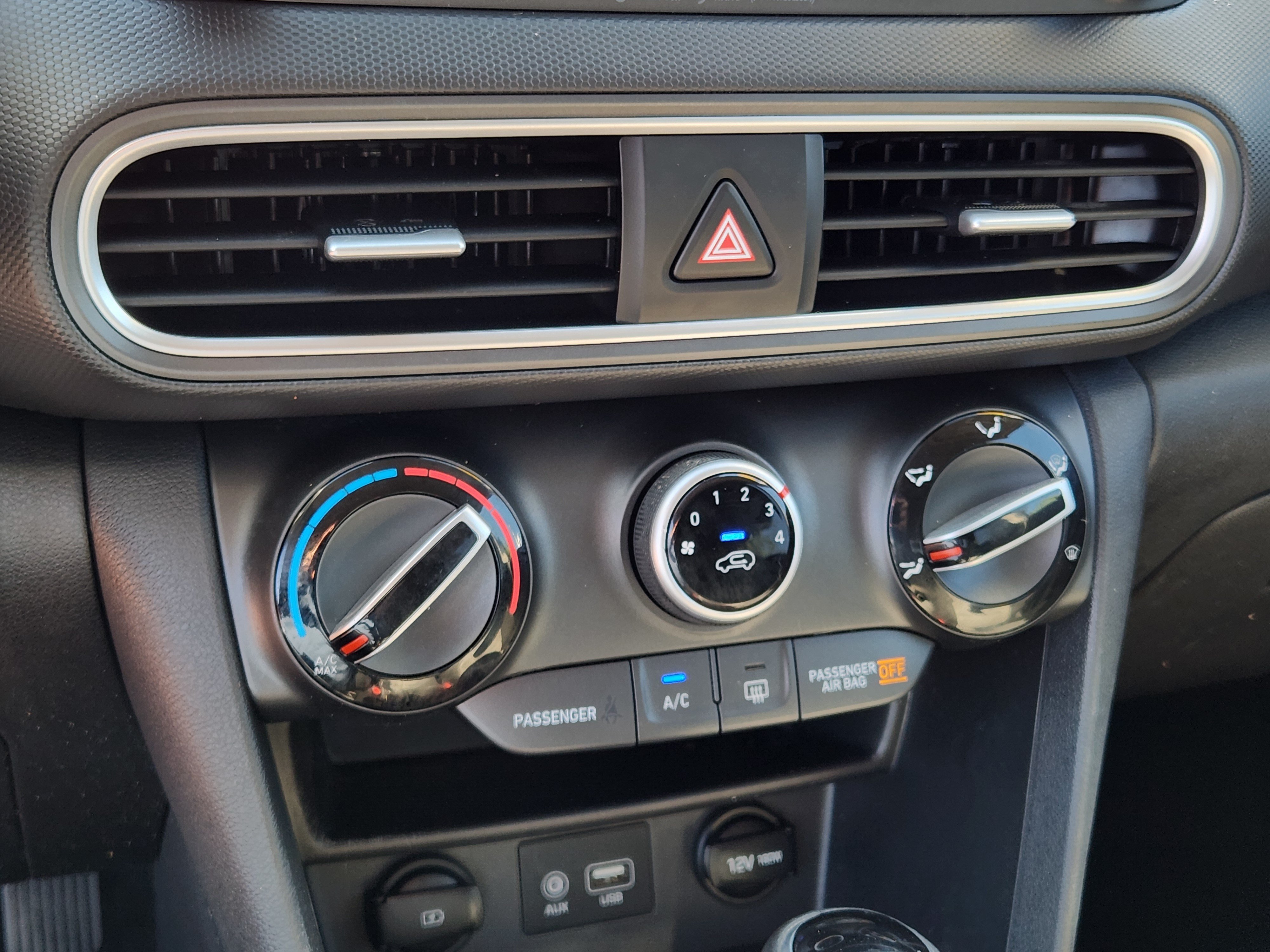 Used 2019 Hyundai Kona SEL AWD/4WD image 19