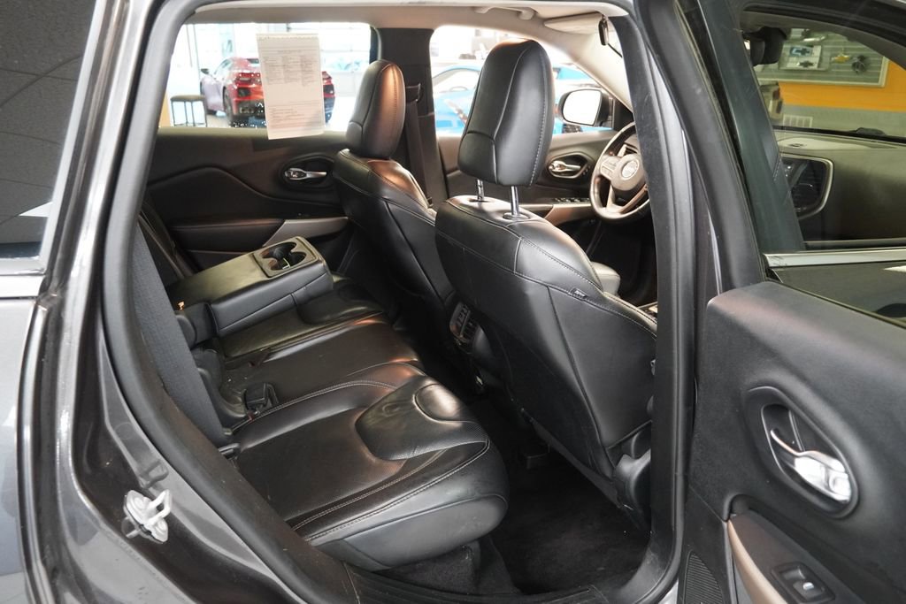 Used 2017 Jeep Cherokee Limited w/ Luxury Group image 22