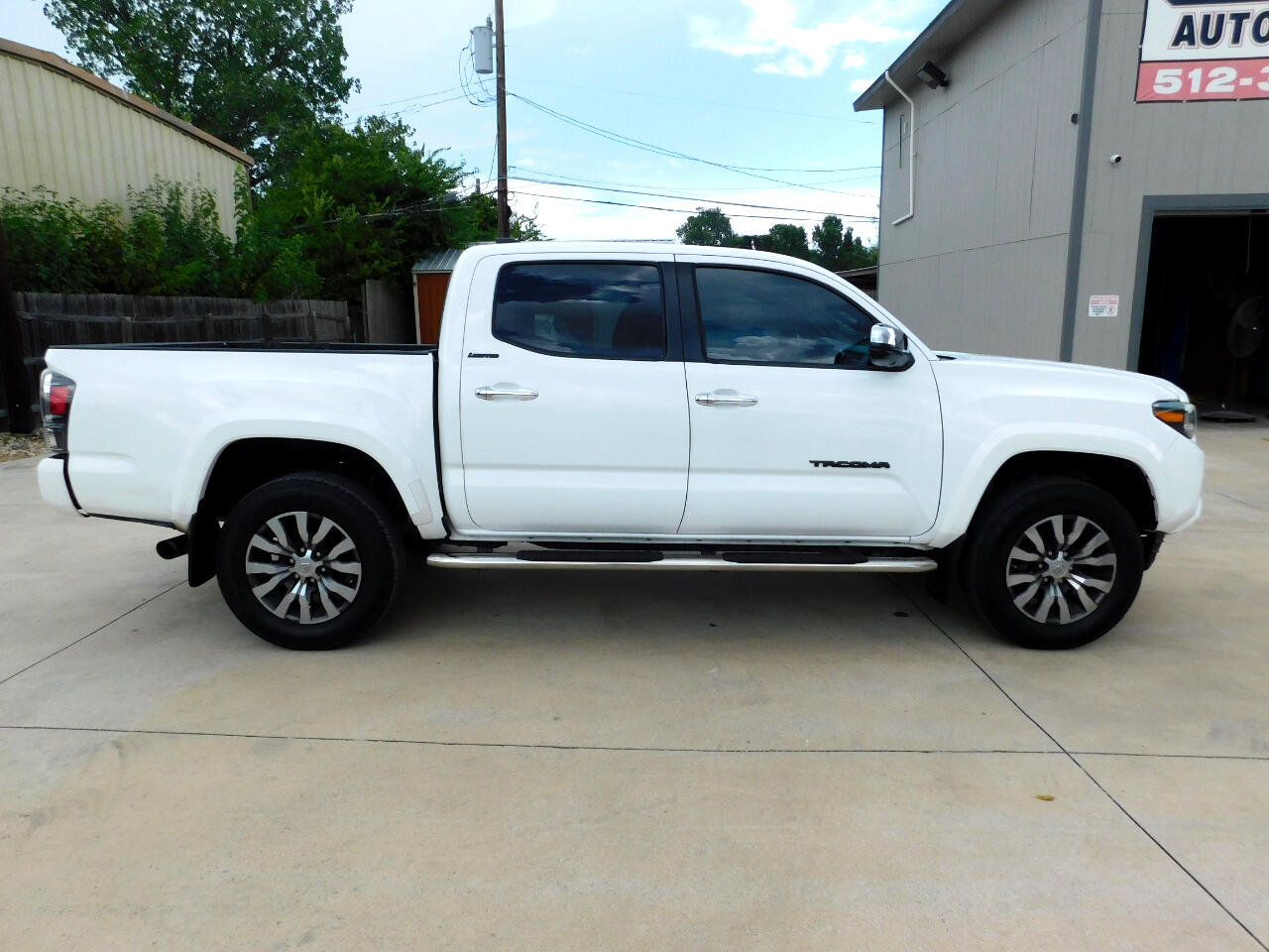 Used 2020 Toyota Tacoma Limited image 5