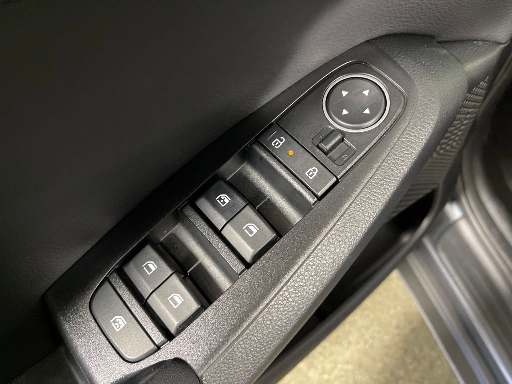 Used 2025 Kia Seltos S image 19