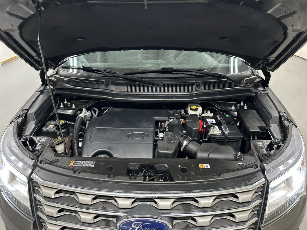 Used 2017 Ford Explorer XLT w/ Equipment Group 201A image 24