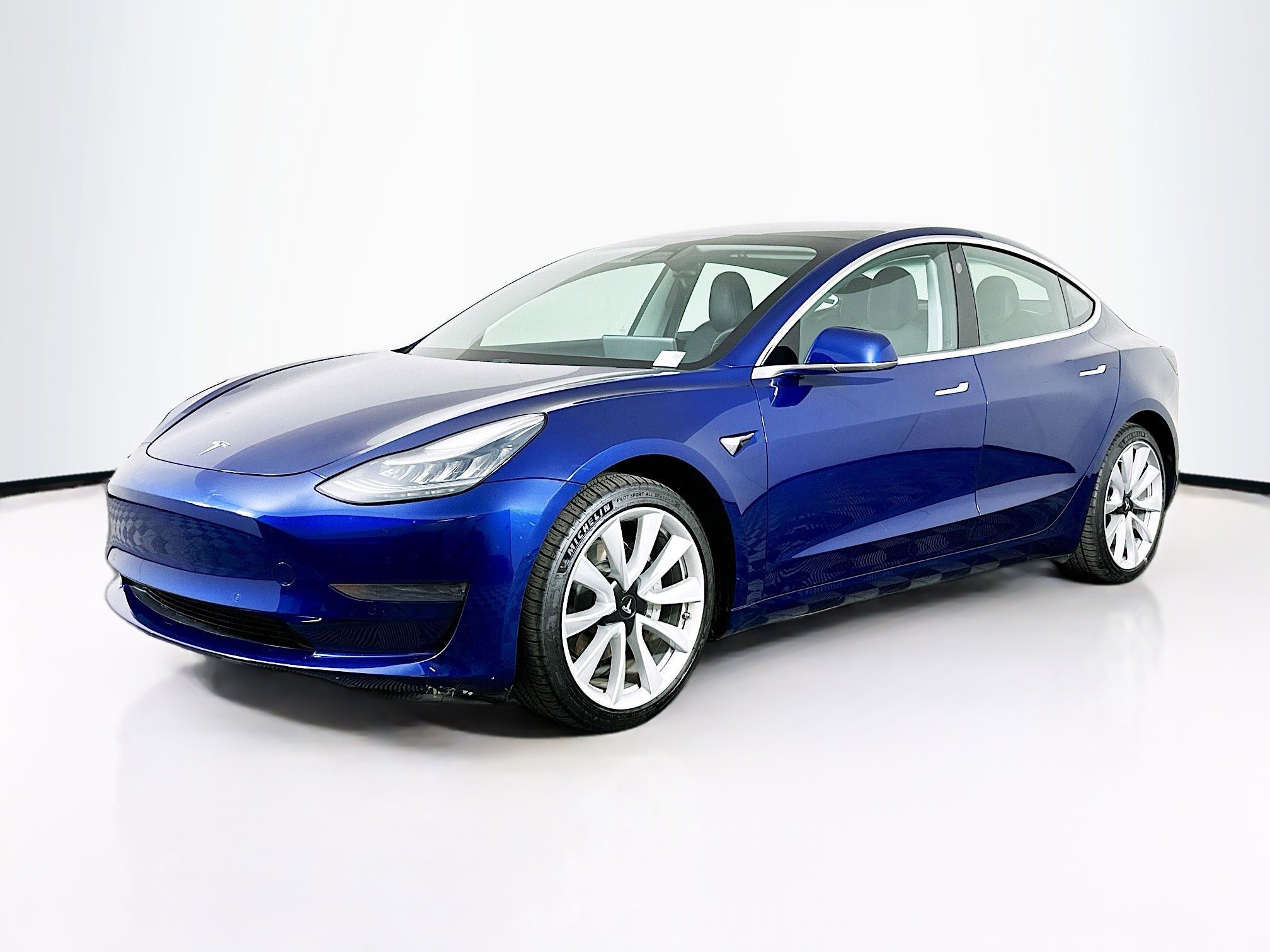 Used 2020 Tesla Model 3 Standard Range Plus image 3