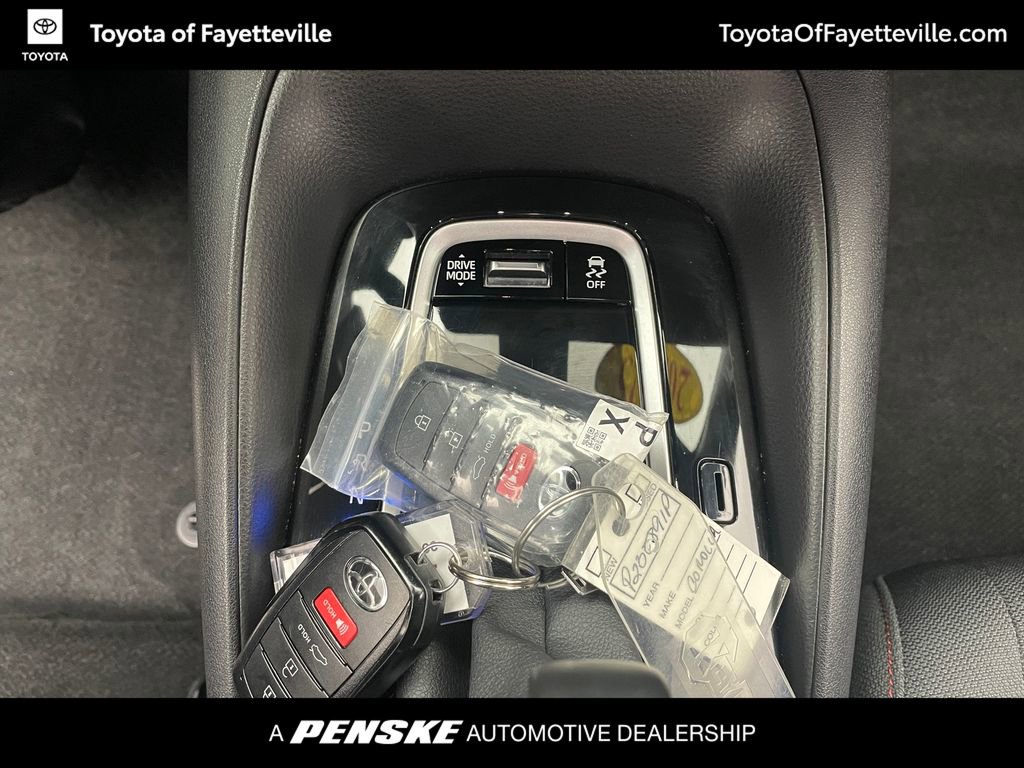 Used 2025 Toyota Corolla SE w/ SE Premium Package image 36