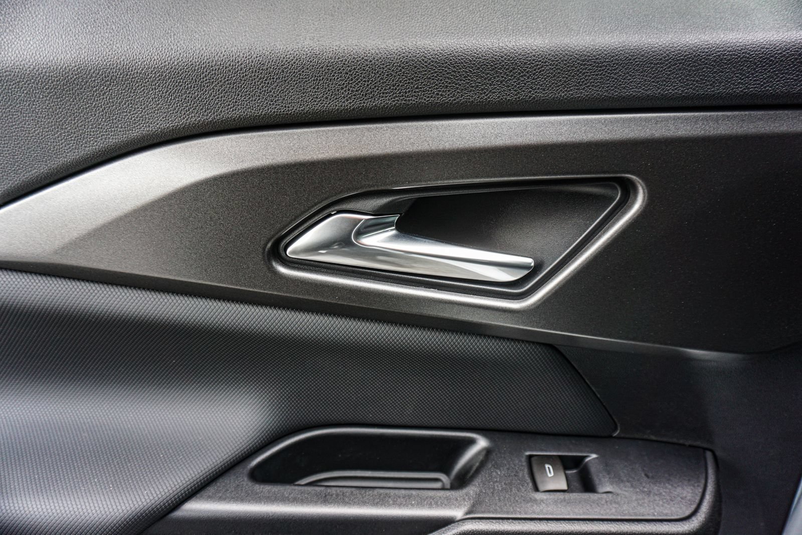 New 2026 Chevrolet Equinox EV LT FWD image 50