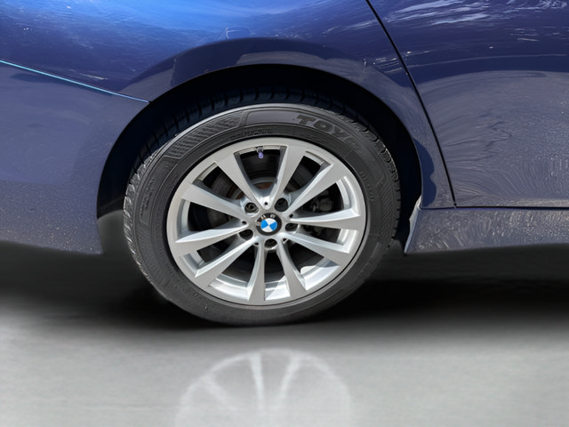 Used 2017 BMW 320i xDrive Sedan AWD/4WD image 27