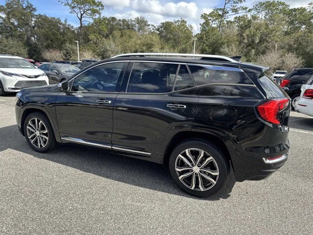 Used 2019 GMC Terrain Denali w/ Driver Alert Package II FWD image 4