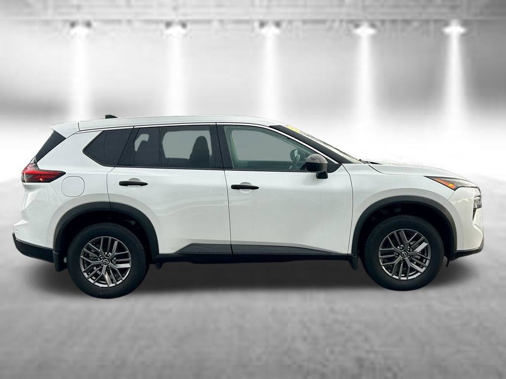 Certified 2025 Nissan Rogue S FWD image 5