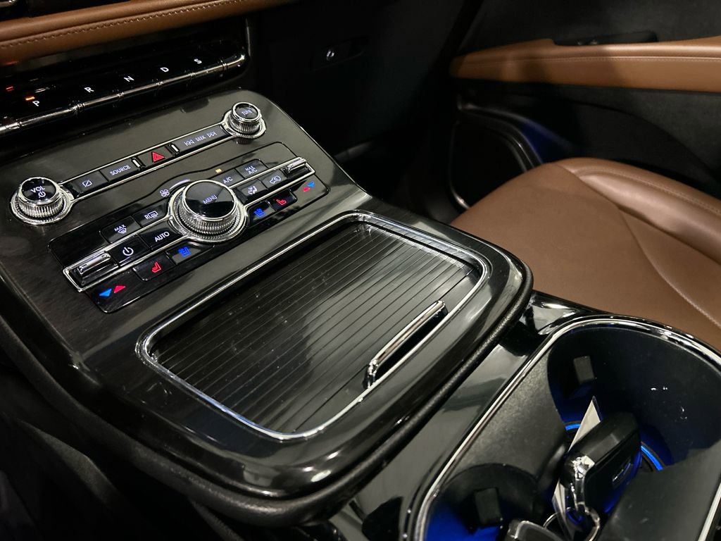 Used 2022 Lincoln Nautilus Reserve AWD/4WD image 19
