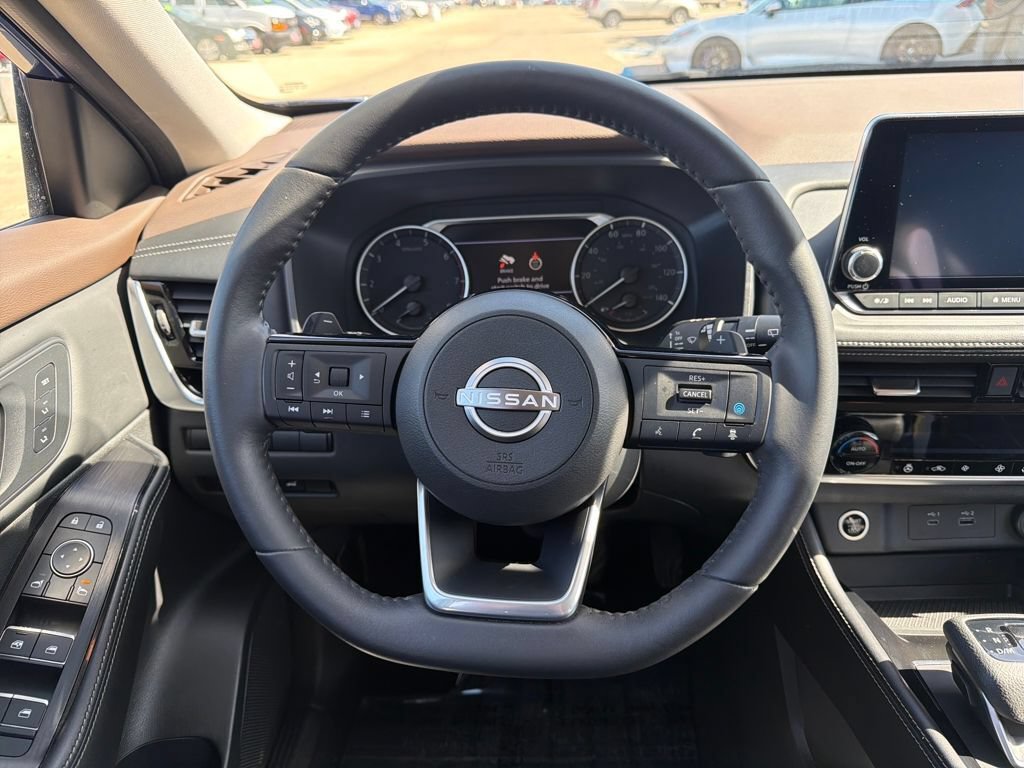 Used 2023 Nissan Rogue SL AWD/4WD image 16