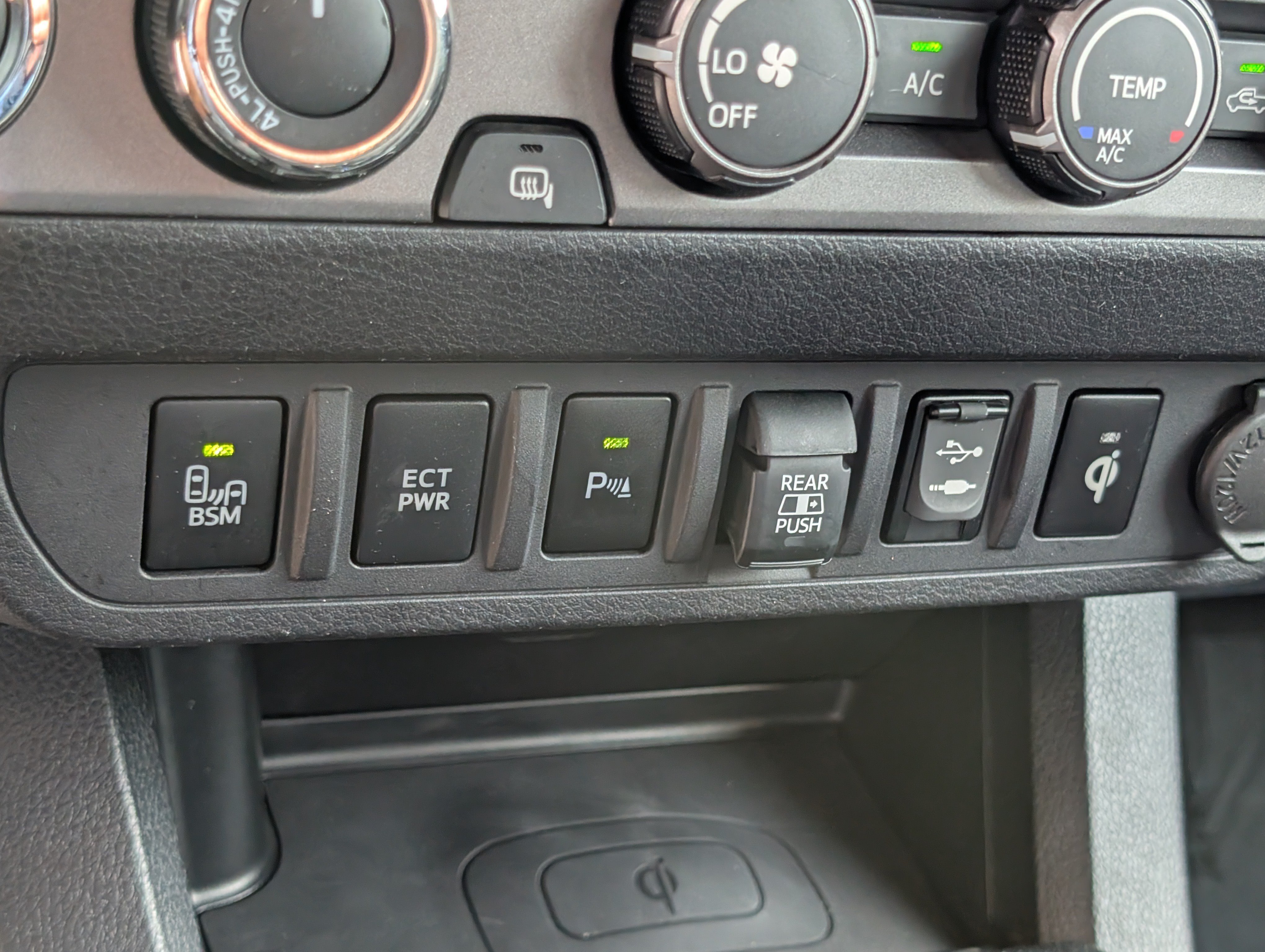 Used 2019 Toyota Tacoma TRD Sport w/ Technology Package AWD/4WD image 25