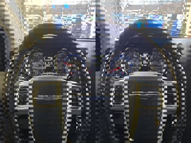 Used 2015 Chrysler Town & Country Touring w/ Driver Convenience Group image 26