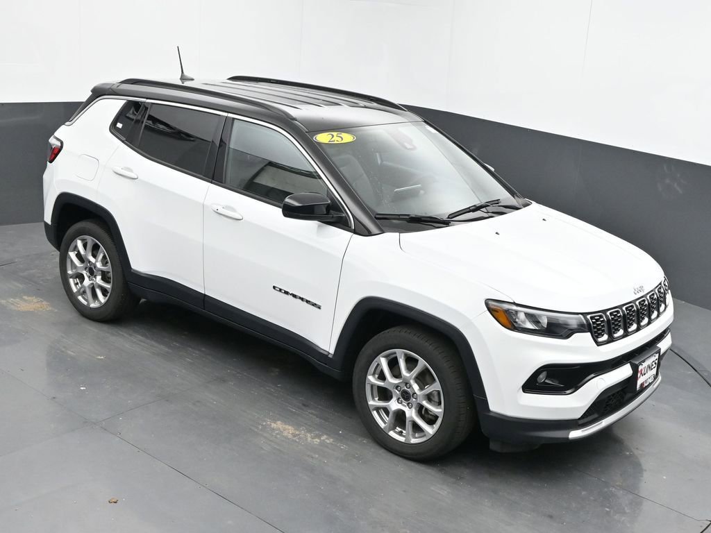 Used 2025 Jeep Compass Limited AWD/4WD image 39
