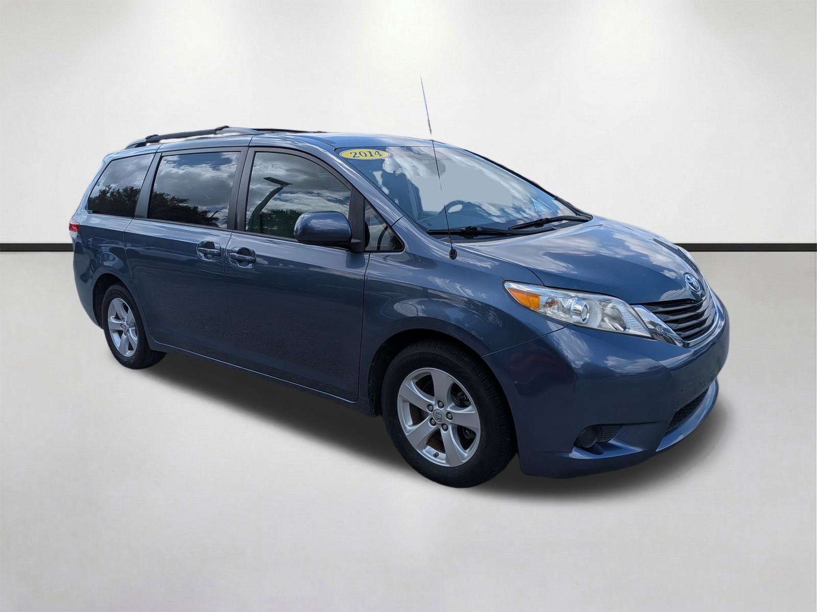 Used 2014 Toyota Sienna LE