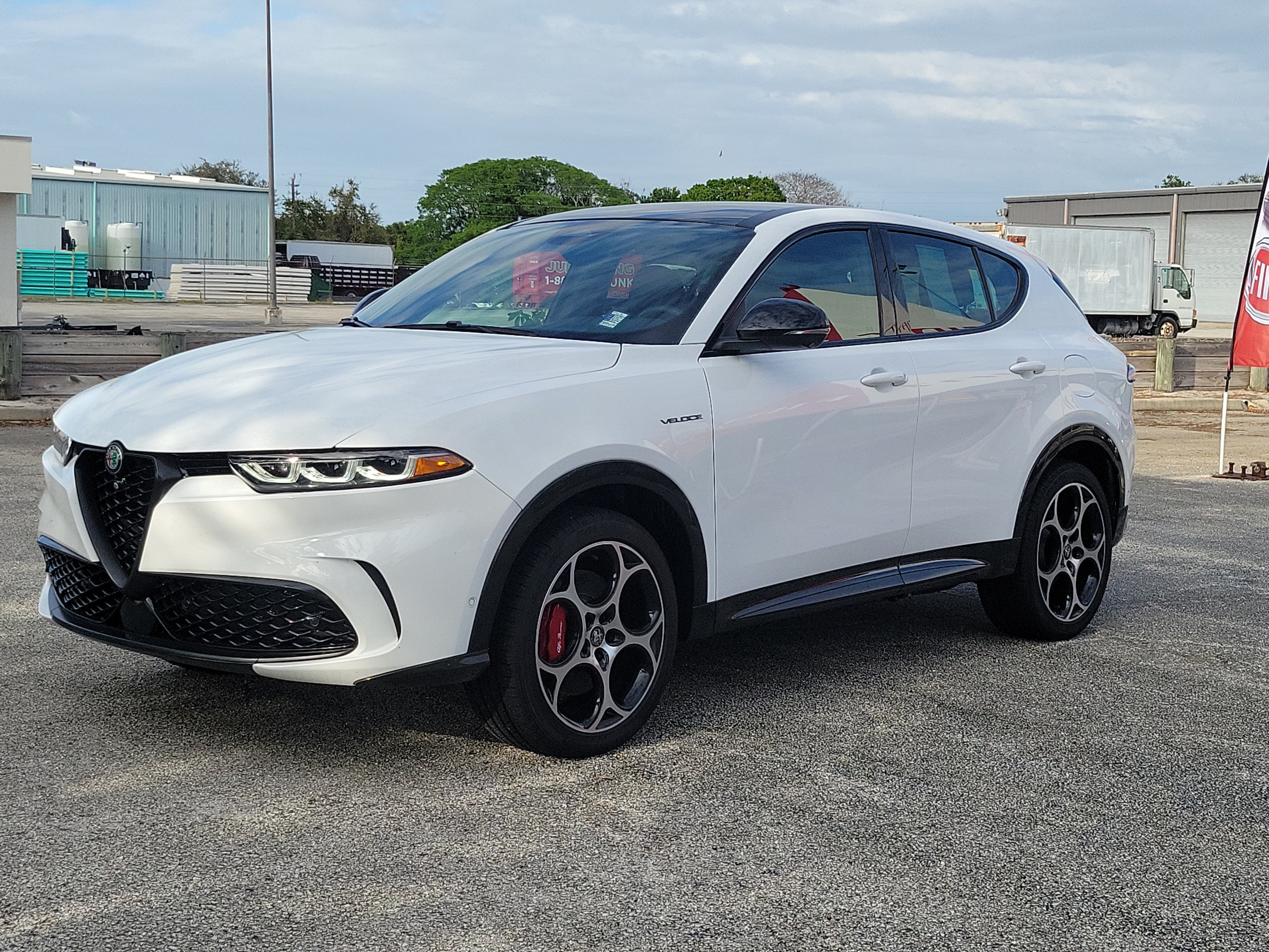 Used 2024 Alfa Romeo Tonale Ti AWD/4WD image 2