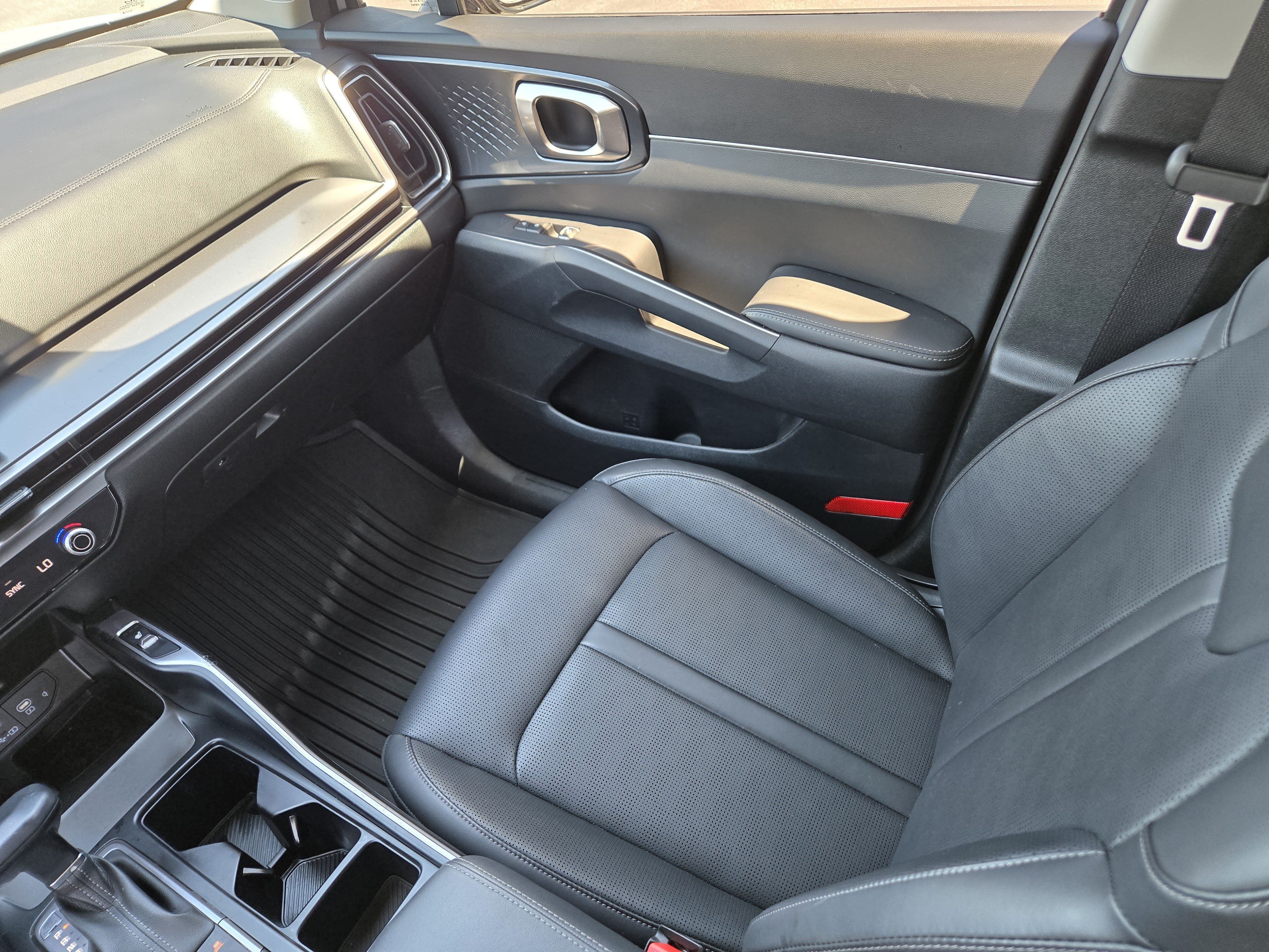 Used 2025 Kia Sorento S w/ Panoramic Sunroof Package AWD/4WD image 21