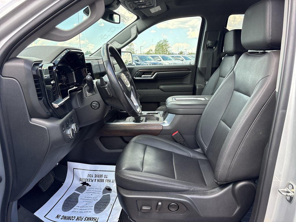 Used 2022 GMC Sierra 1500 SLT w/ SLT Premium Plus Package AWD/4WD image 18