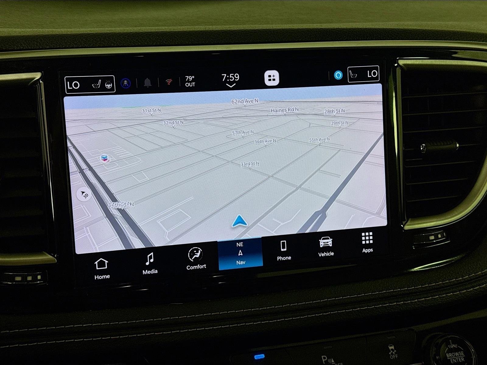 Used 2021 Chrysler Pacifica Limited w/ Uconnect Theater Family Group image 17