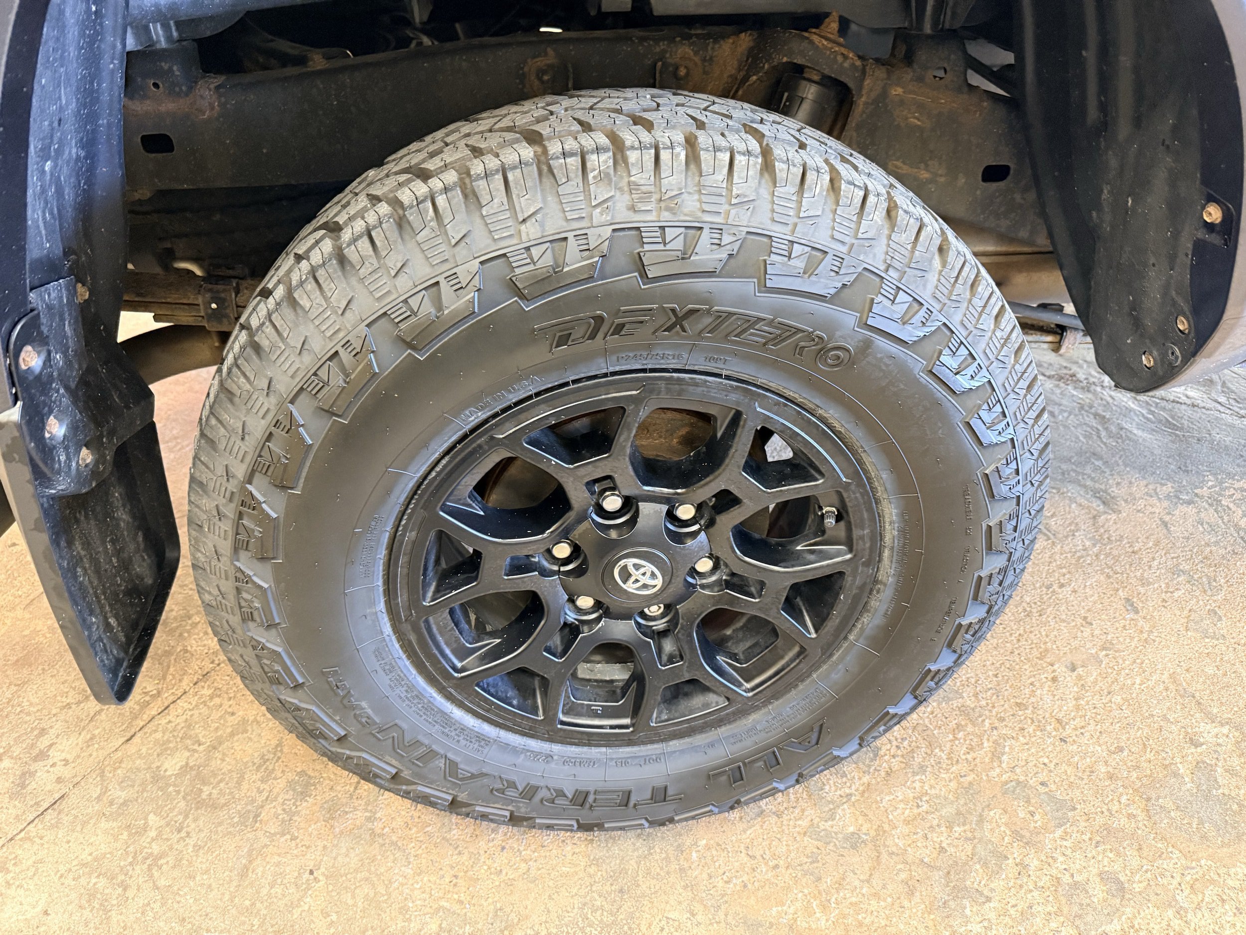 Used 2021 Toyota Tacoma SR5 AWD/4WD image 10