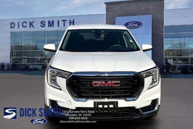 Used 2024 GMC Terrain SLE FWD image 2