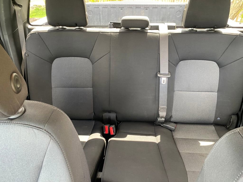 Used 2024 Chevrolet Colorado W/T image 17