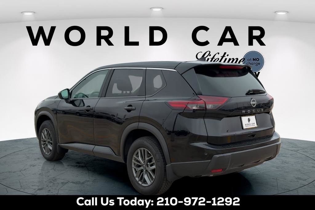Used 2024 Nissan Rogue S image 5