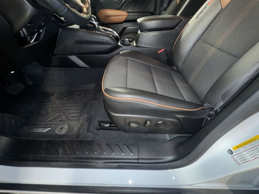 Used 2023 GMC Canyon AT4 image 19