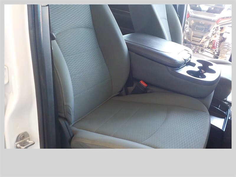 Used 2015 RAM 3500 SLT AWD/4WD image 25