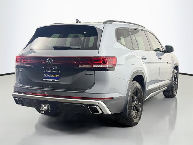 Certified 2024 Volkswagen Atlas Peak Edition SE AWD/4WD image 7
