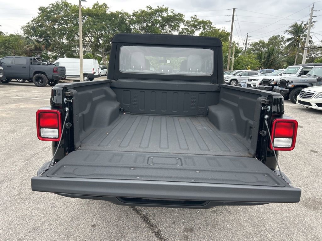 Certified 2024 Jeep Gladiator Sport image 29