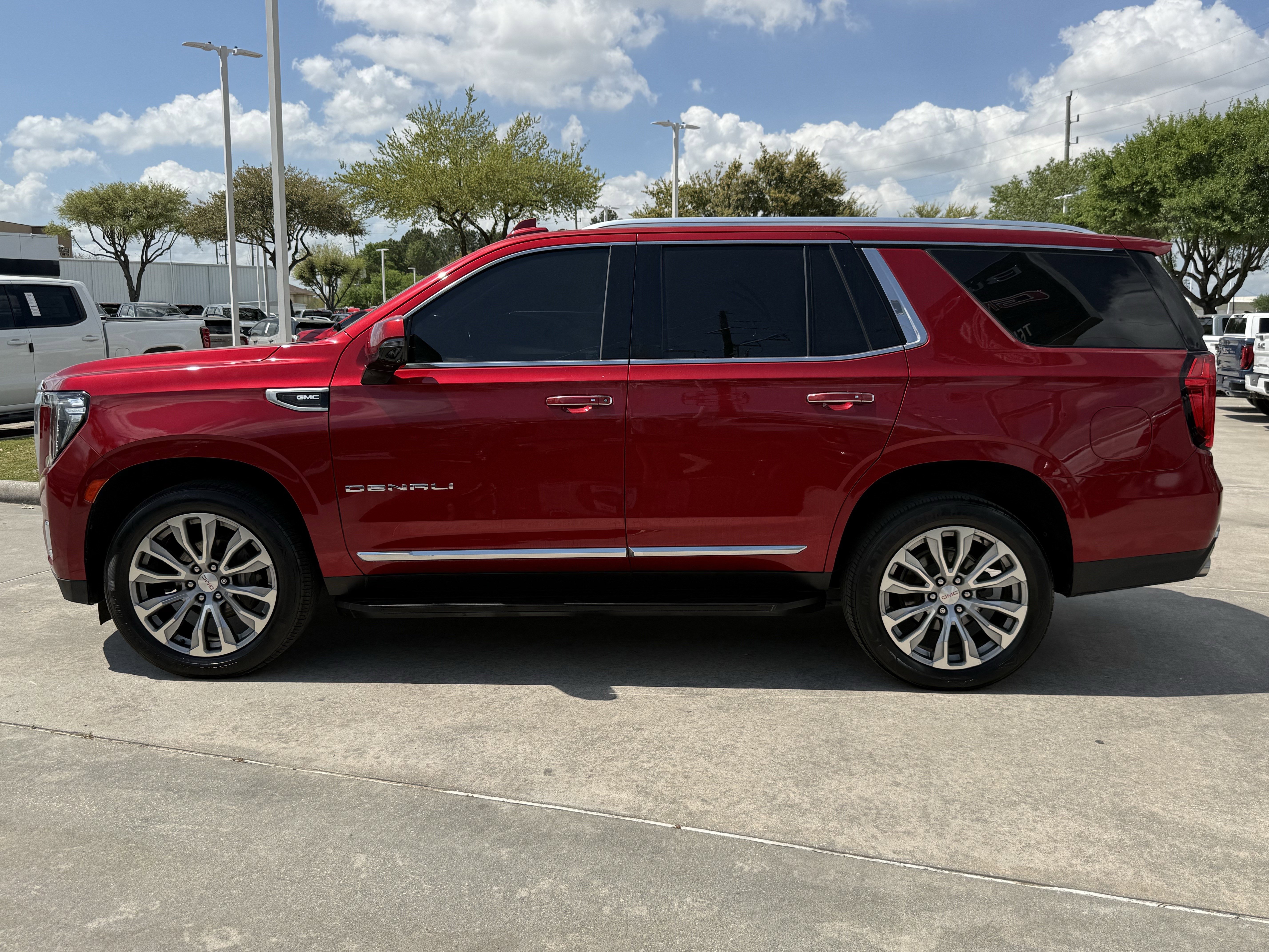 Used 2021 GMC Yukon Denali image 8