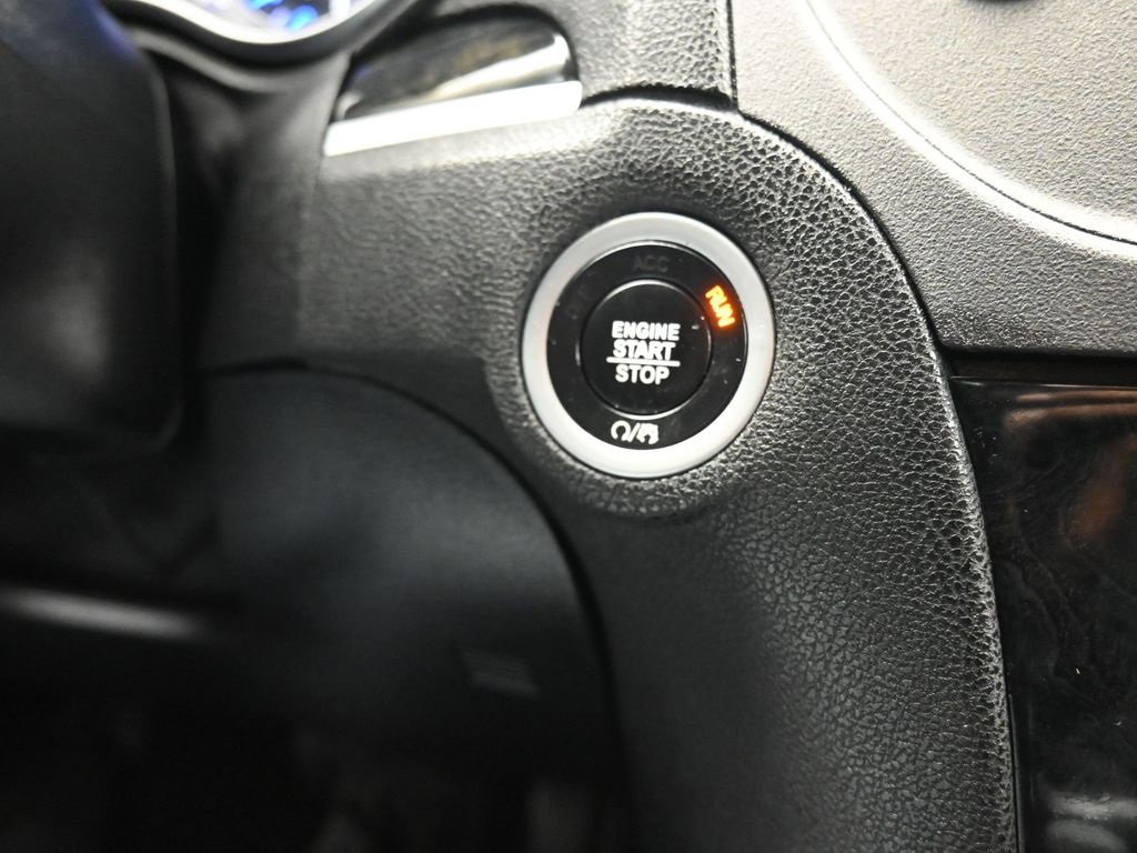 Used 2018 Chrysler 300 Limited image 21