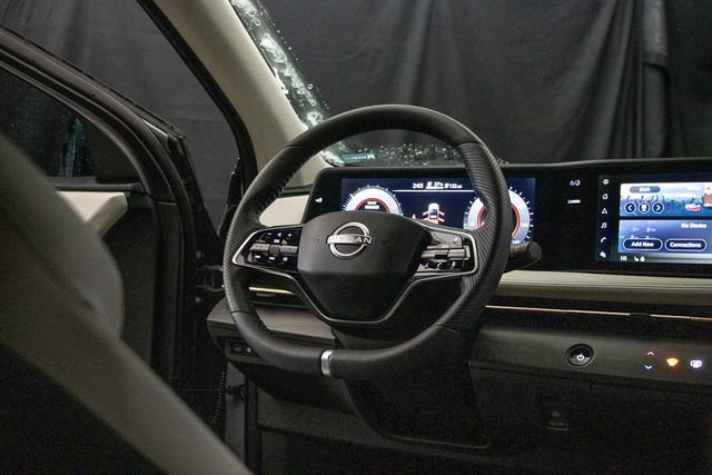 Used 2025 Nissan Ariya AWD image 14